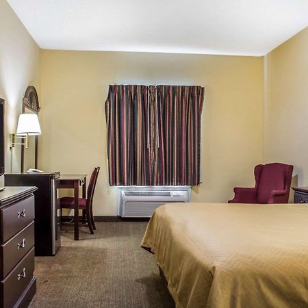 Econo Lodge & Suites Airport North Syracuse מראה חיצוני תמונה