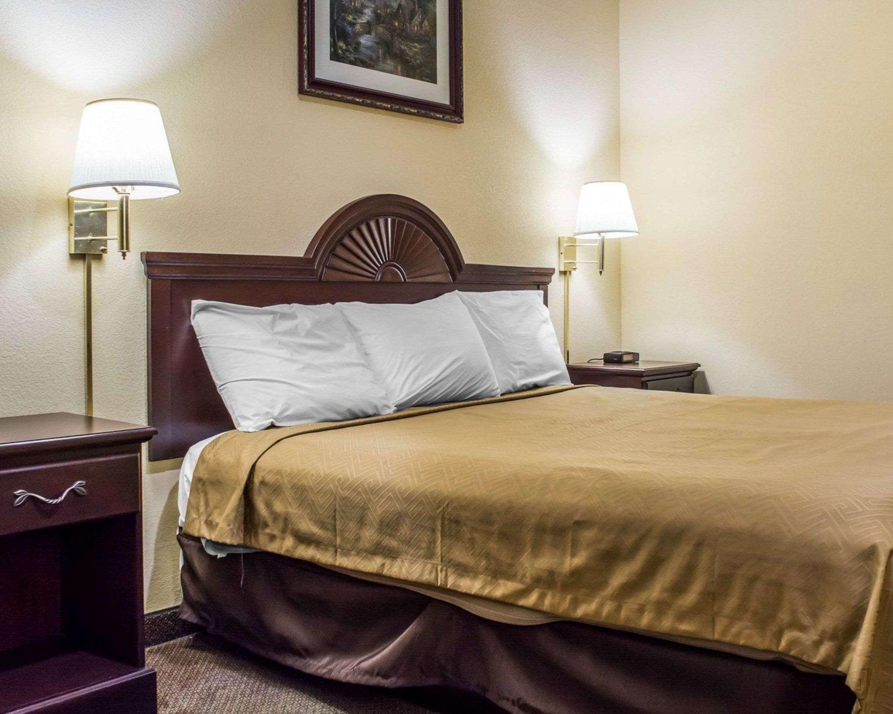 Econo Lodge & Suites Airport North Syracuse מראה חיצוני תמונה