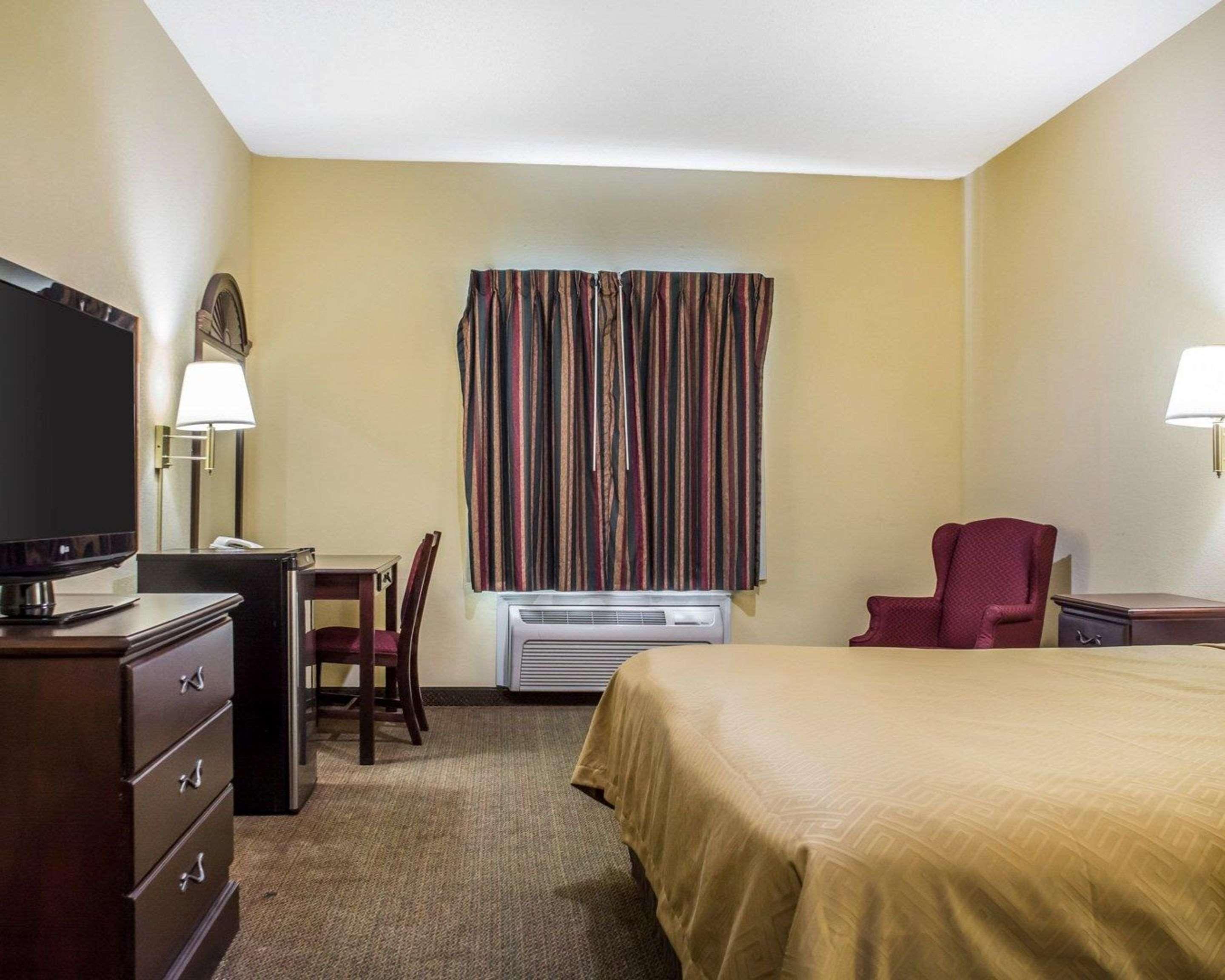 Econo Lodge & Suites Airport North Syracuse מראה חיצוני תמונה