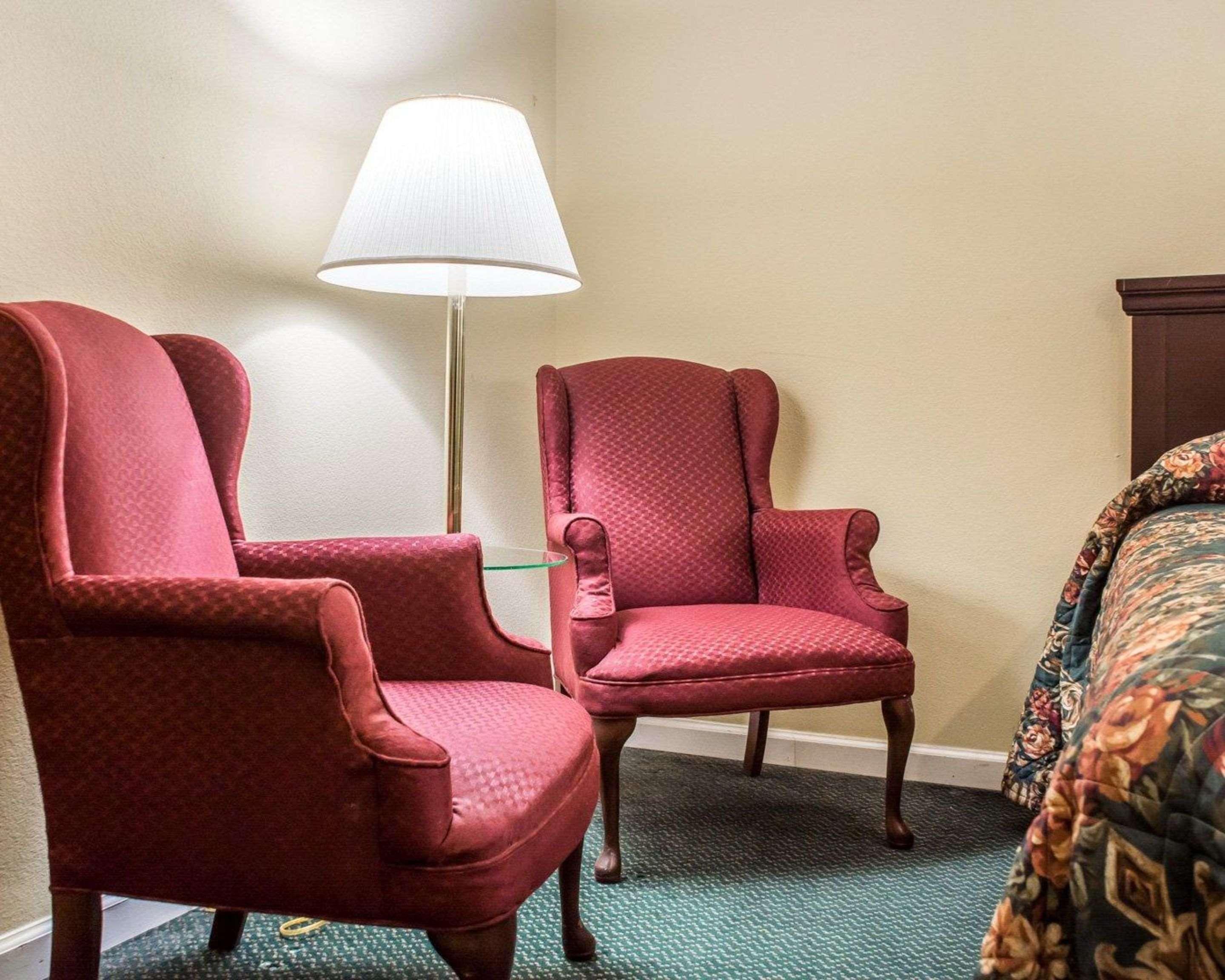 Econo Lodge & Suites Airport North Syracuse מראה חיצוני תמונה
