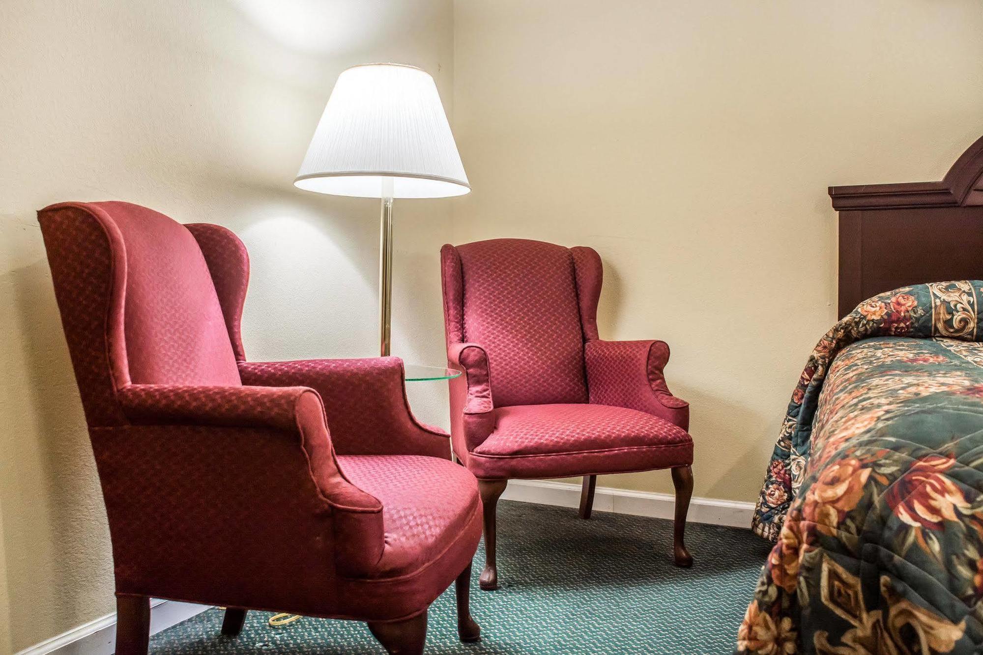Econo Lodge & Suites Airport North Syracuse מראה חיצוני תמונה